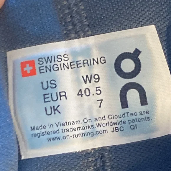 On Running cloud Hi Fir-Umber 9 waterproof Athletic Shoes - Picture 4 of 16